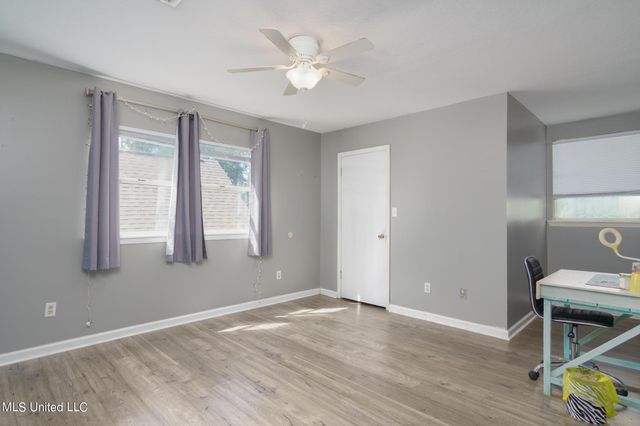 101 Pinewood Drive, Hattiesburg, MS 39402