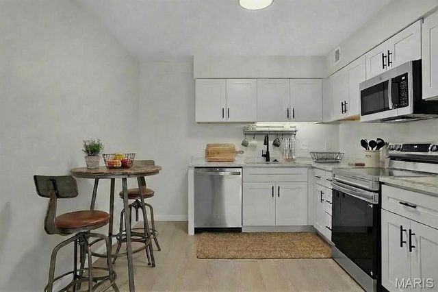 7507 Triwoods Drive H, Shrewsbury, MO 63119