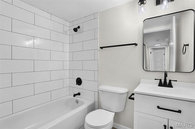 7507 Triwoods Drive H, Shrewsbury, MO 63119