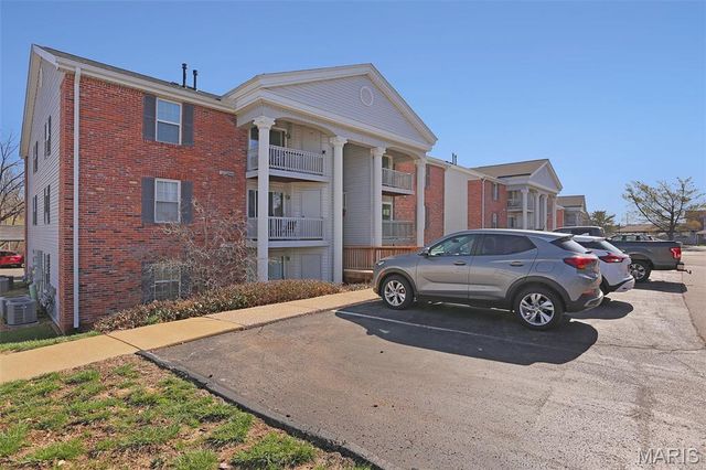 7507 Triwoods Drive H, Shrewsbury, MO 63119