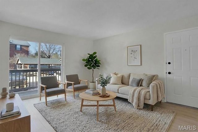 7507 Triwoods Drive H, Shrewsbury, MO 63119