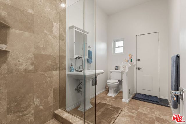 3340 Scadlock Lane, Sherman Oaks, CA 91403