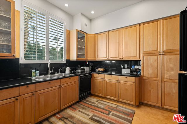 3340 Scadlock Lane, Sherman Oaks, CA 91403