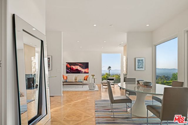 3340 Scadlock Lane, Sherman Oaks, CA 91403