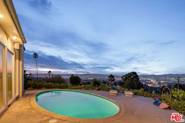 3340 Scadlock Lane, Sherman Oaks, CA 91403