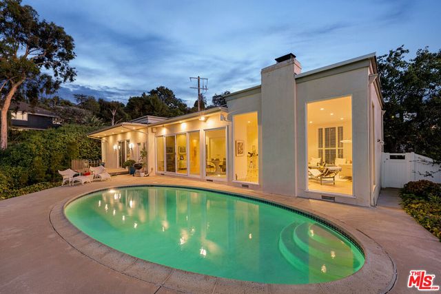 3340 Scadlock Lane, Sherman Oaks, CA 91403