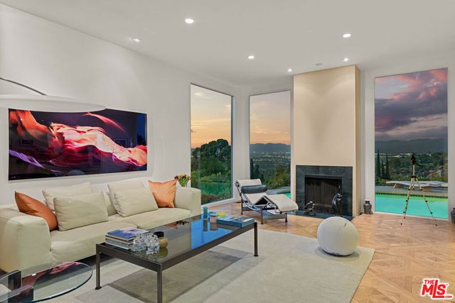 3340 Scadlock Lane, Sherman Oaks, CA 91403