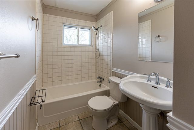 1206 Augusta Dr, Aliquippa, PA 15001