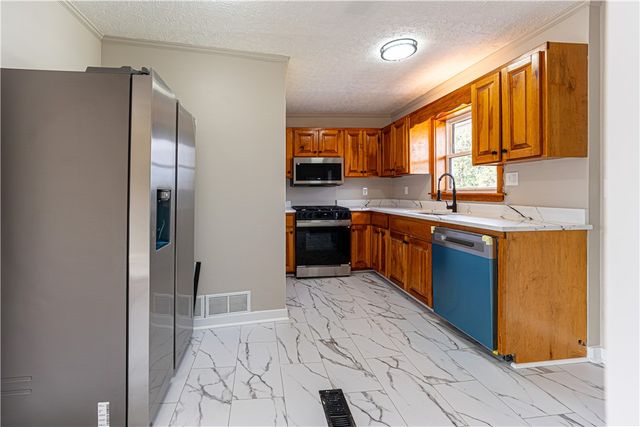 1206 Augusta Dr, Aliquippa, PA 15001