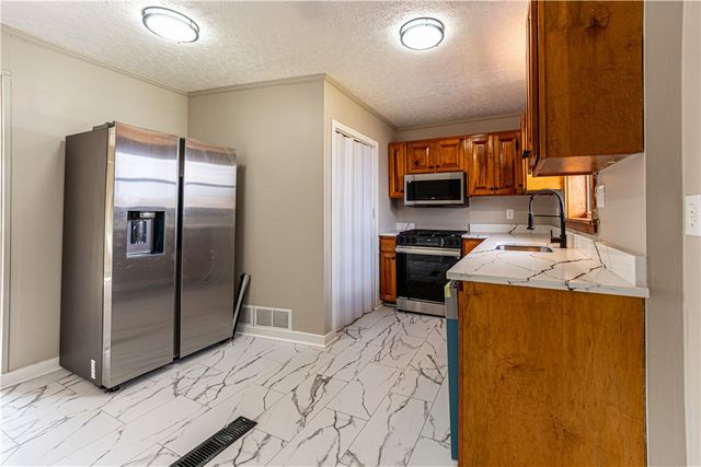 1206 Augusta Dr, Aliquippa, PA 15001