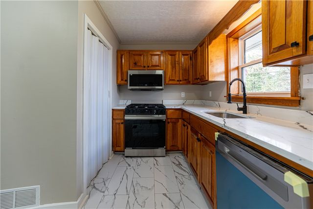 1206 Augusta Dr, Aliquippa, PA 15001