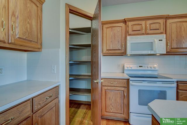 1219 Cork Drive, Papillion, NE 68046