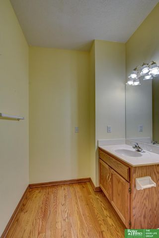 1219 Cork Drive, Papillion, NE 68046