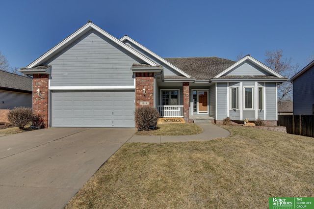 1219 Cork Drive, Papillion, NE 68046