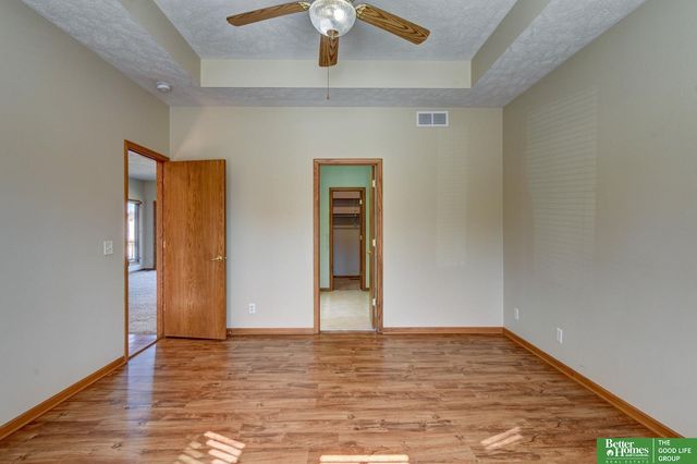 1219 Cork Drive, Papillion, NE 68046