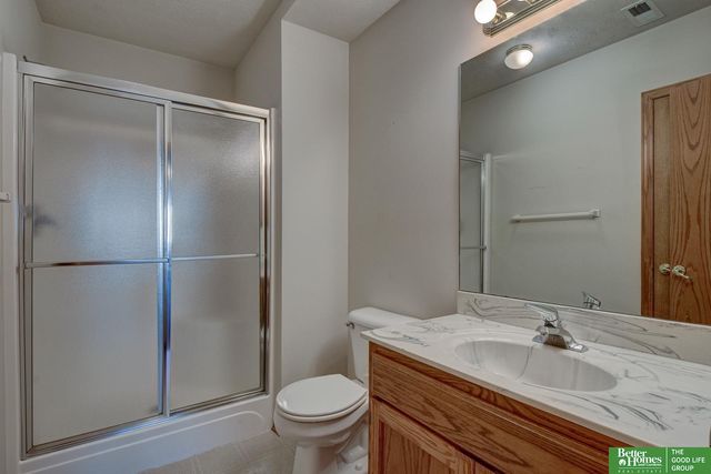 1219 Cork Drive, Papillion, NE 68046