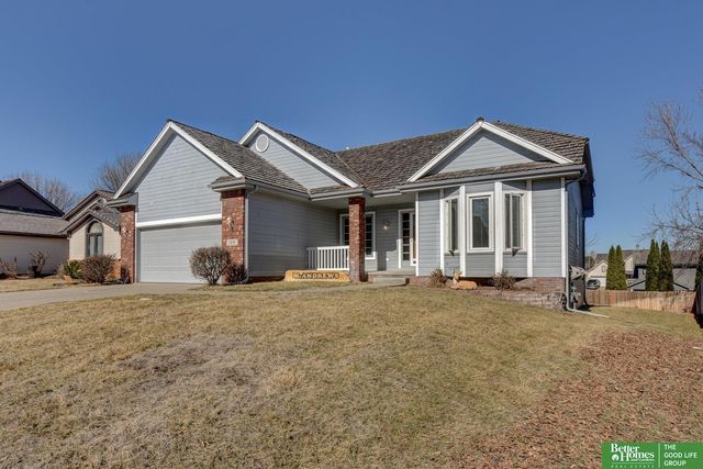 1219 Cork Drive, Papillion, NE 68046