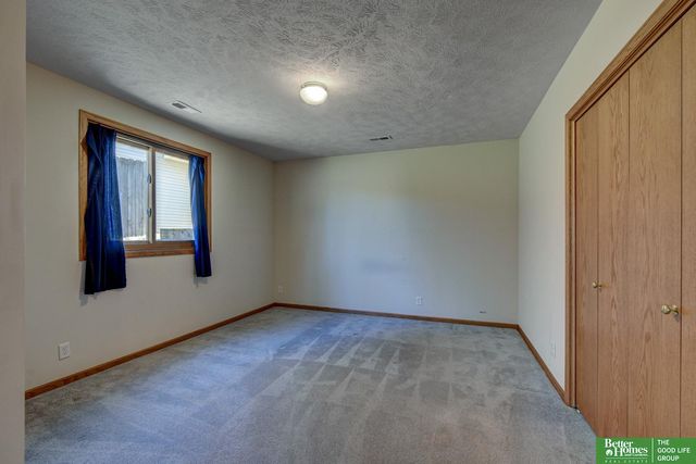 1219 Cork Drive, Papillion, NE 68046