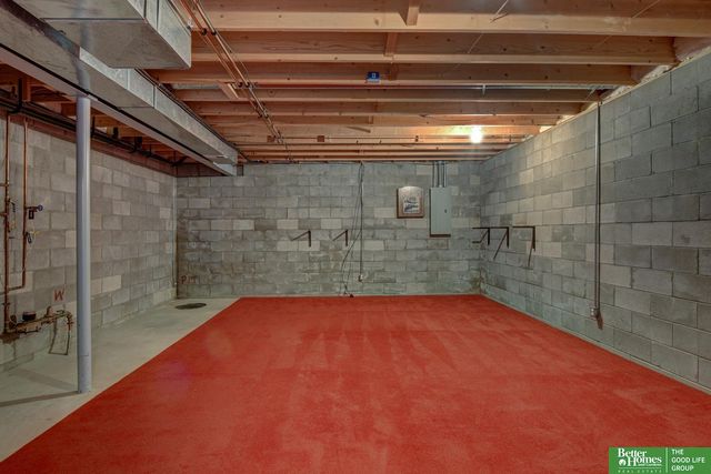 1219 Cork Drive, Papillion, NE 68046