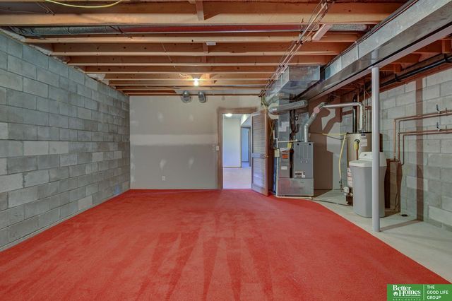 1219 Cork Drive, Papillion, NE 68046