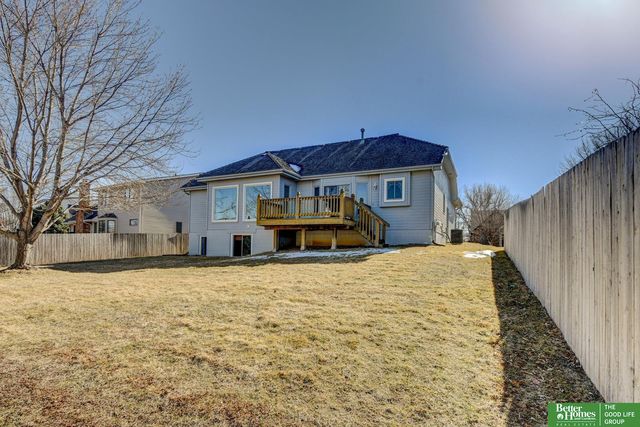 1219 Cork Drive, Papillion, NE 68046