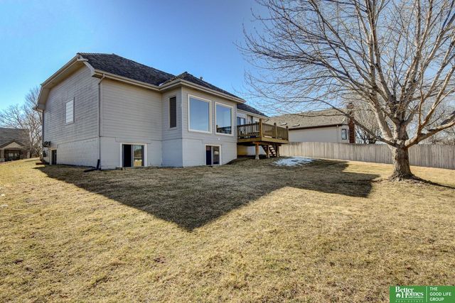 1219 Cork Drive, Papillion, NE 68046