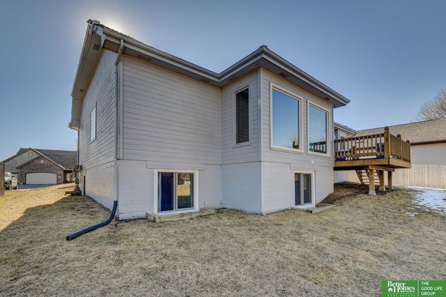 1219 Cork Drive, Papillion, NE 68046