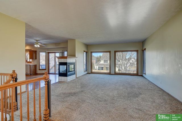 1219 Cork Drive, Papillion, NE 68046