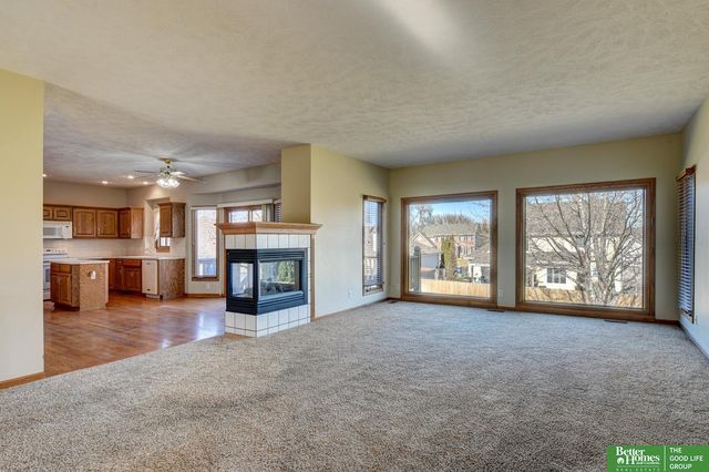 1219 Cork Drive, Papillion, NE 68046