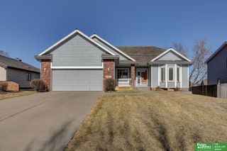 1219 Cork Drive, Papillion, NE 68046