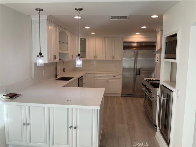 23140 Park Sorrento, Calabasas, CA 91302