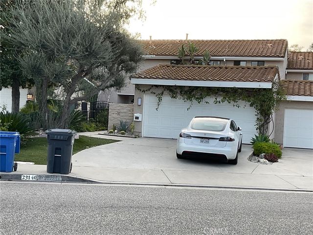 23140 Park Sorrento, Calabasas, CA 91302