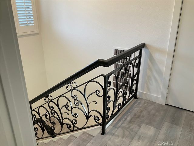 23140 Park Sorrento, Calabasas, CA 91302