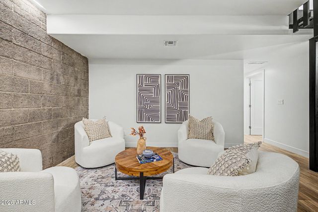 39029 N 11TH Avenue, Phoenix, AZ 85086