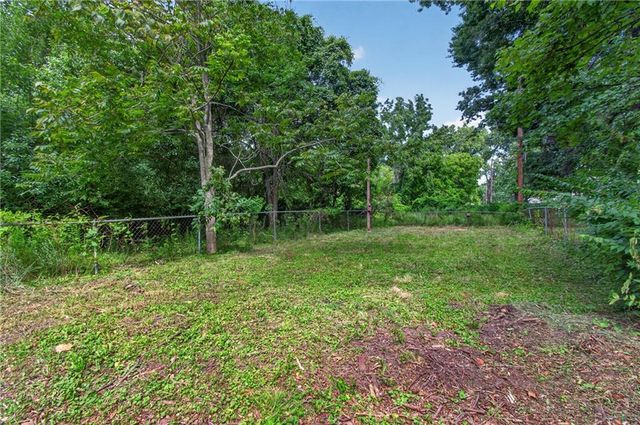 501 Park Avenue, Belton, MO 64012
