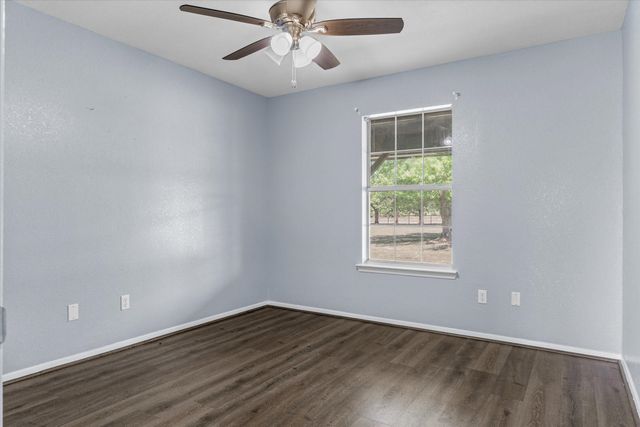 4885 Fm 859, Edgewood, TX 75117