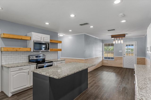 4885 Fm 859, Edgewood, TX 75117