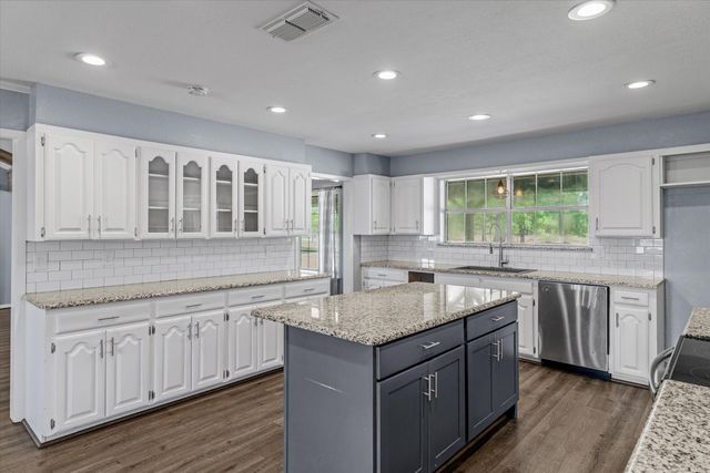 4885 Fm 859, Edgewood, TX 75117