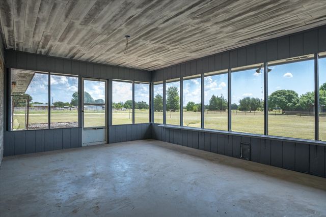 4885 Fm 859, Edgewood, TX 75117