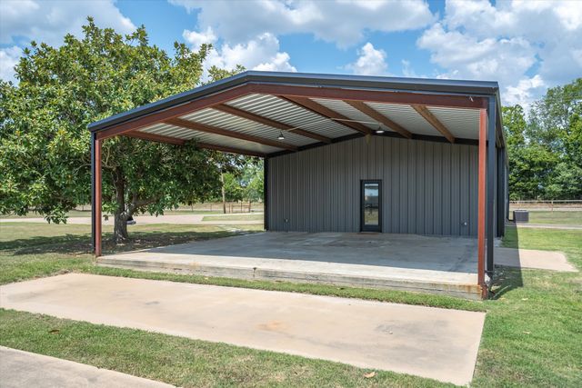 4885 Fm 859, Edgewood, TX 75117