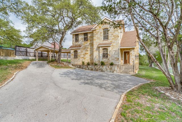 146 Creekview Dr, Canyon Lake, TX 78133