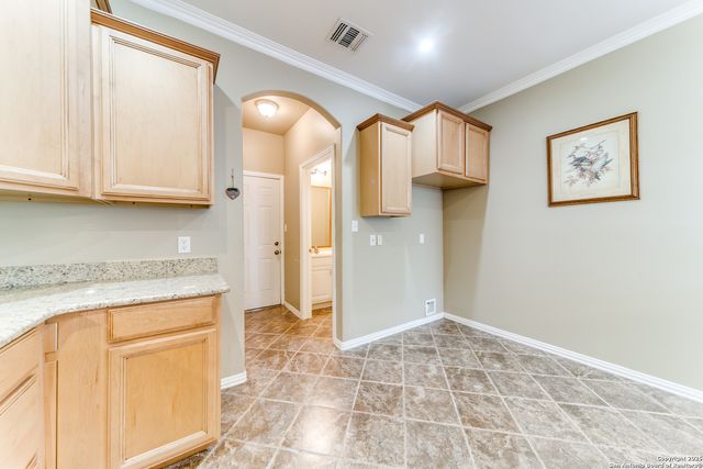146 Creekview Dr, Canyon Lake, TX 78133