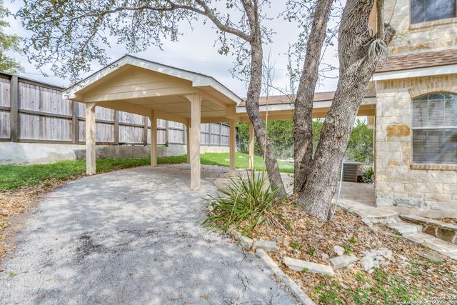 146 Creekview Dr, Canyon Lake, TX 78133
