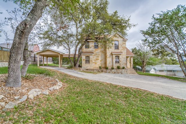 146 Creekview Dr, Canyon Lake, TX 78133