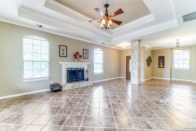 146 Creekview Dr, Canyon Lake, TX 78133