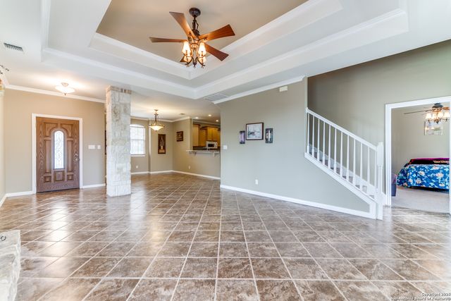 146 Creekview Dr, Canyon Lake, TX 78133