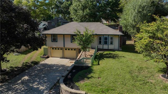 903 Citadel Drive, Weston, MO 64098