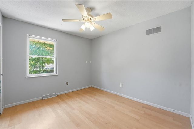 903 Citadel Drive, Weston, MO 64098