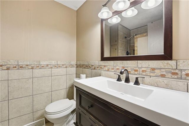 903 Citadel Drive, Weston, MO 64098