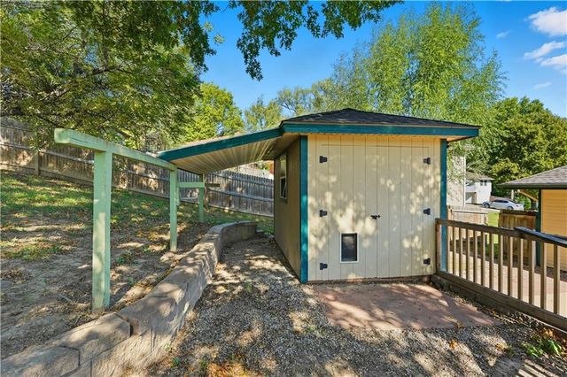 903 Citadel Drive, Weston, MO 64098